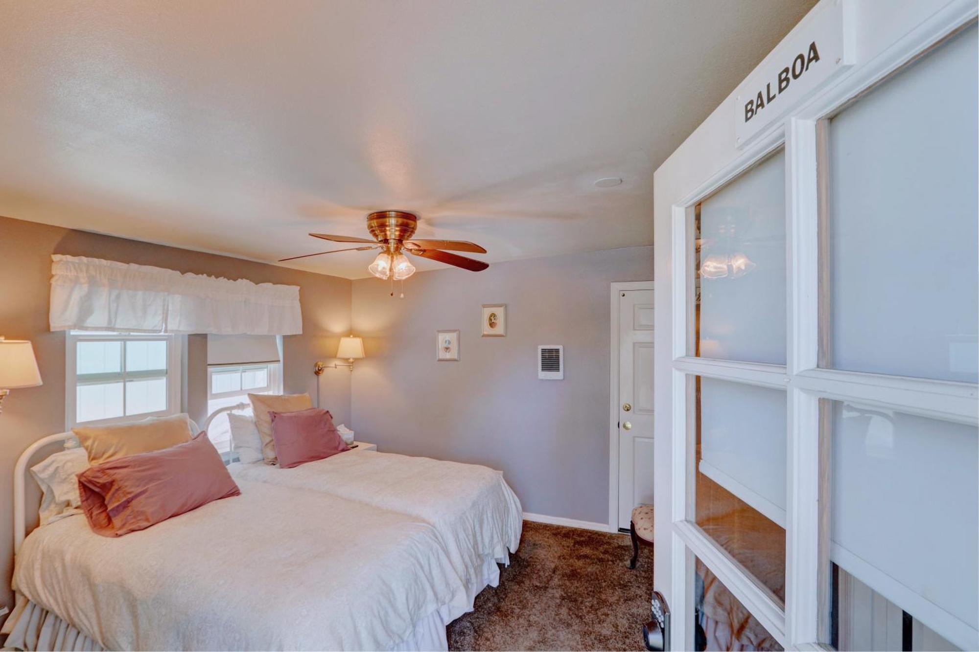 Pelican Cove Inn Carlsbad Exterior photo